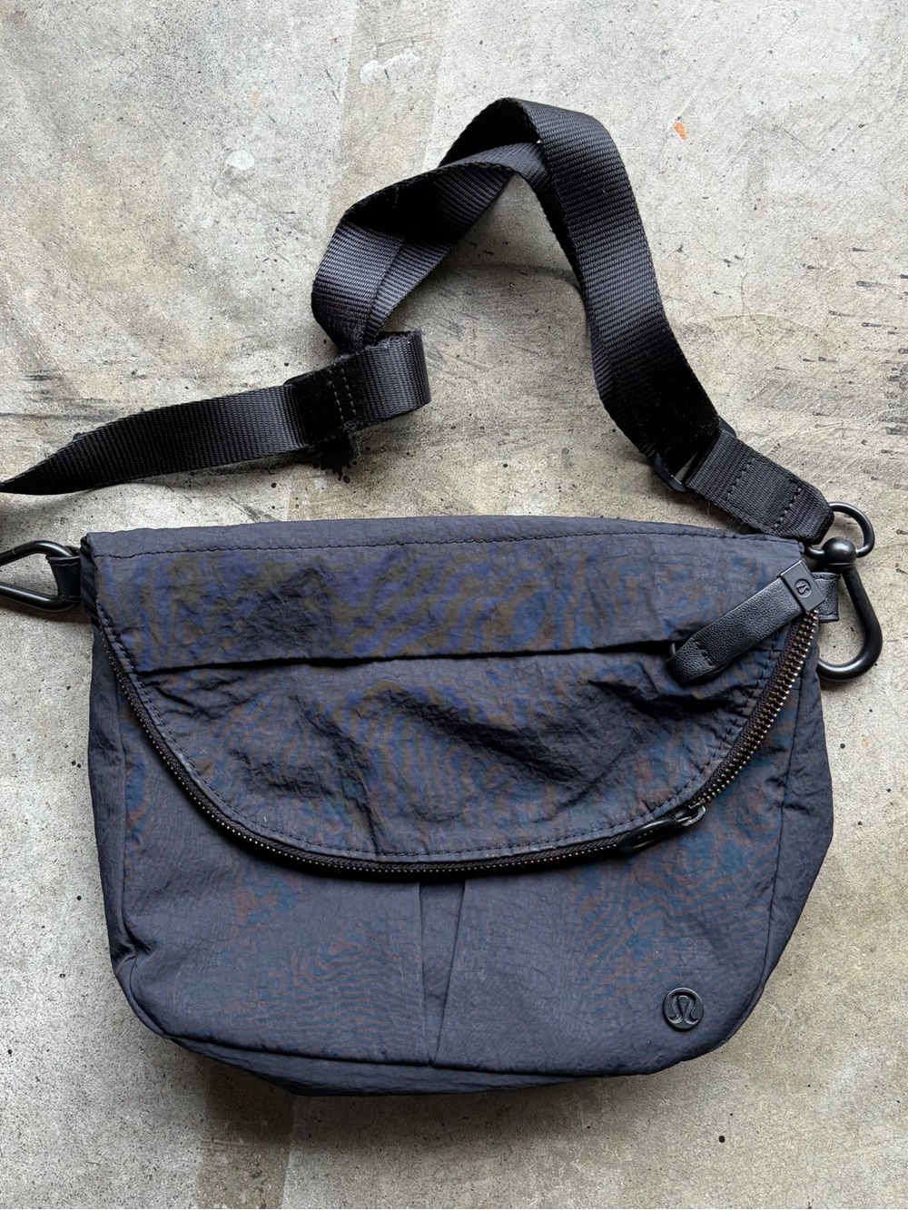 Lululemon Black Crinkle Nylon Festival Crossbody Shoulder Bag Matte Hardware